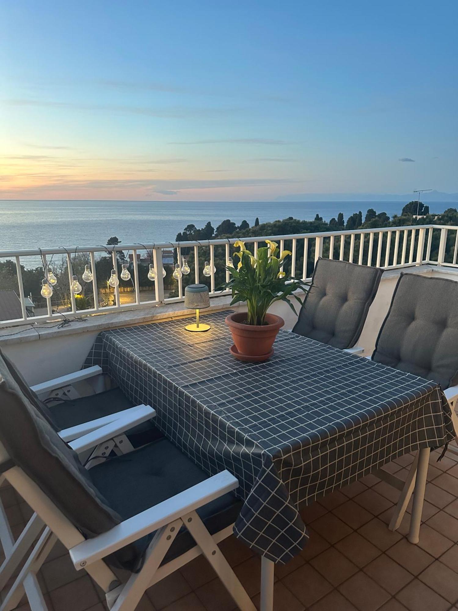 Apartment With Sea View 特罗佩阿 外观 照片